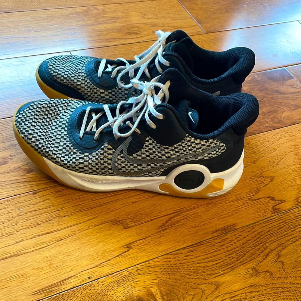 Nike KD Trey 5 Tennis Shoes, Size 9